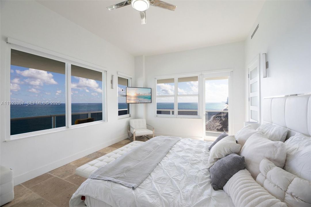 For Rent: $4,700 (2 beds, 2 baths, 1331 Square Feet)