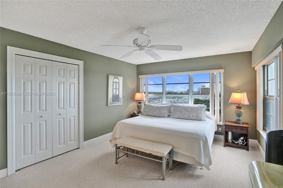 For Sale: $499,000 (2 beds, 2 baths, 1107 Square Feet)