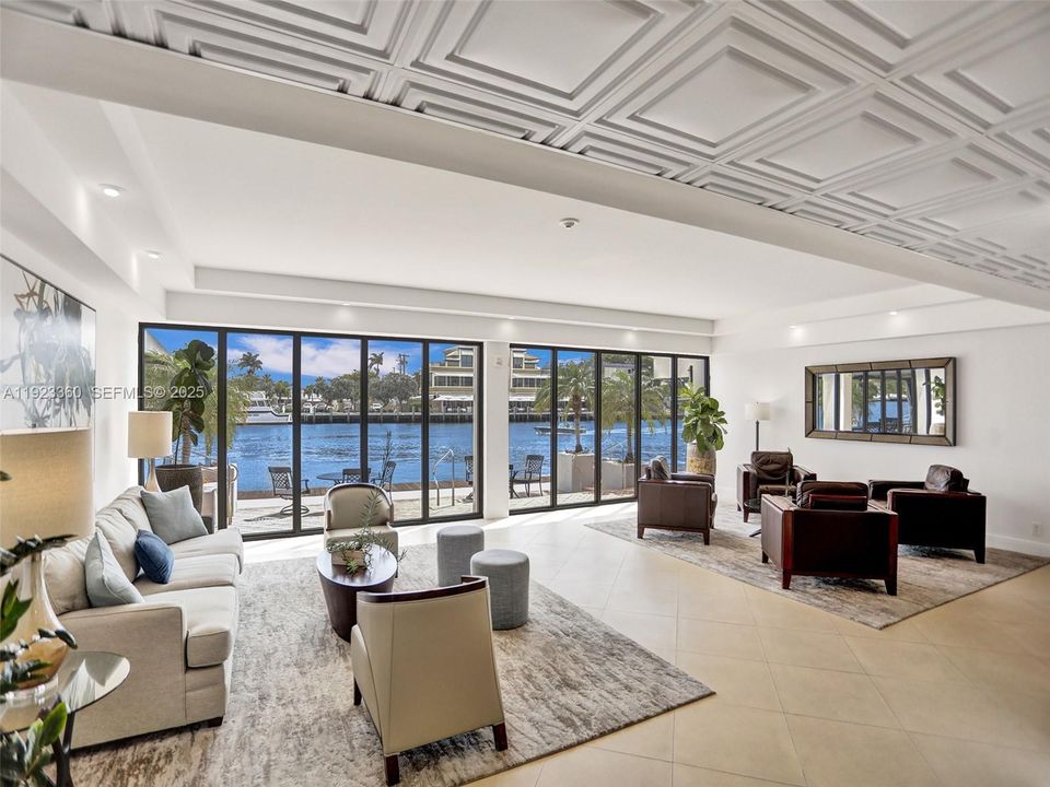 For Sale: $499,000 (2 beds, 2 baths, 1107 Square Feet)