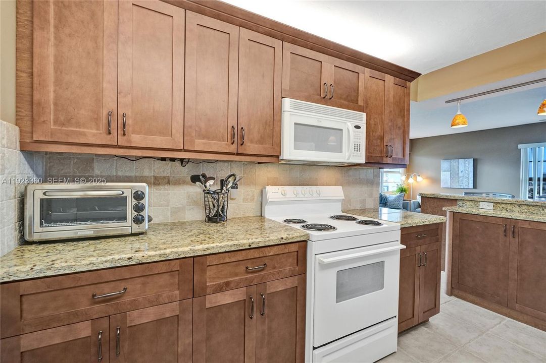 For Sale: $499,000 (2 beds, 2 baths, 1107 Square Feet)