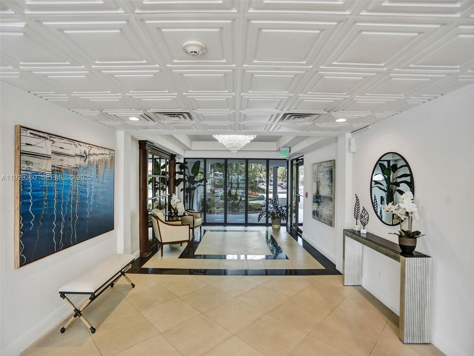 For Sale: $499,000 (2 beds, 2 baths, 1107 Square Feet)