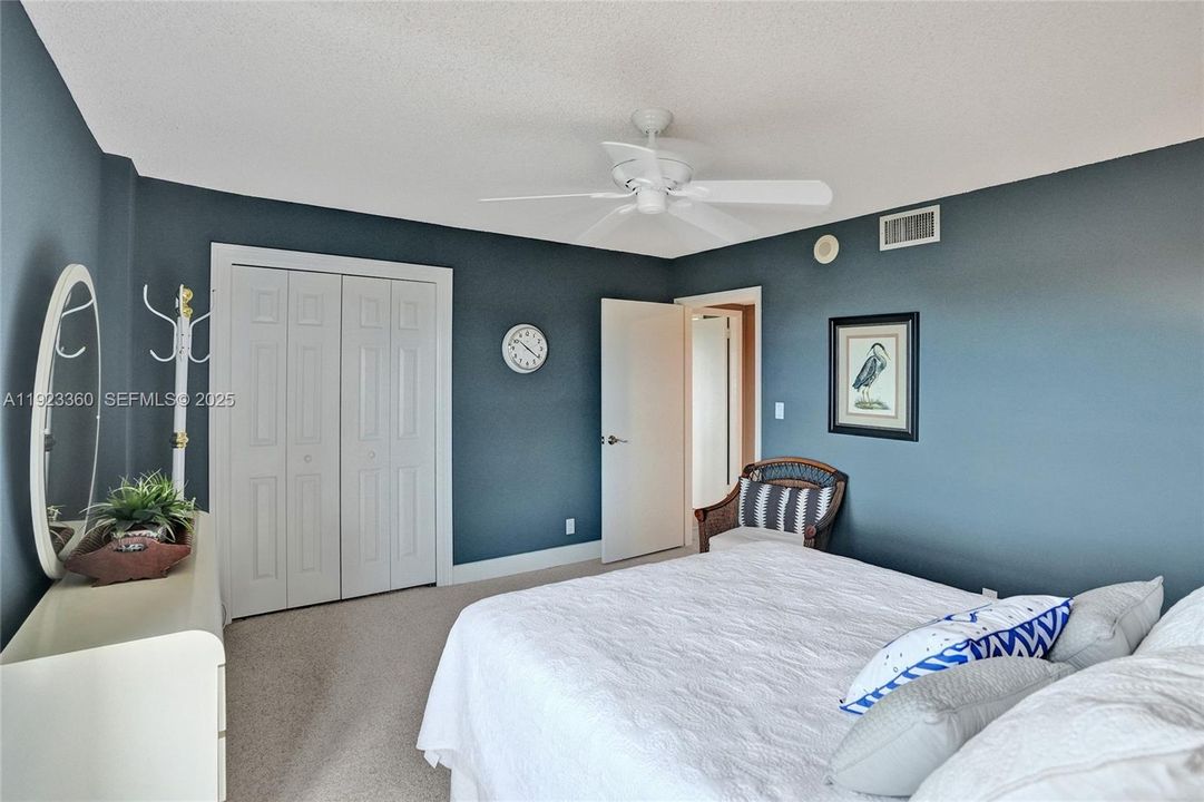 For Sale: $499,000 (2 beds, 2 baths, 1107 Square Feet)