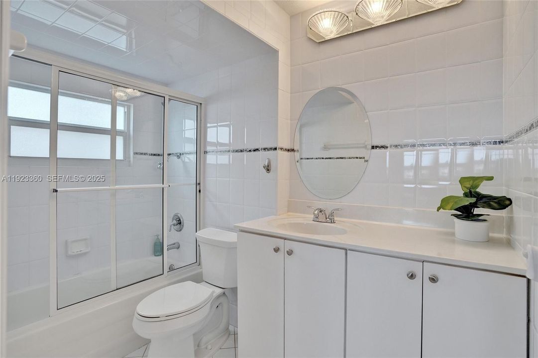 For Sale: $499,000 (2 beds, 2 baths, 1107 Square Feet)