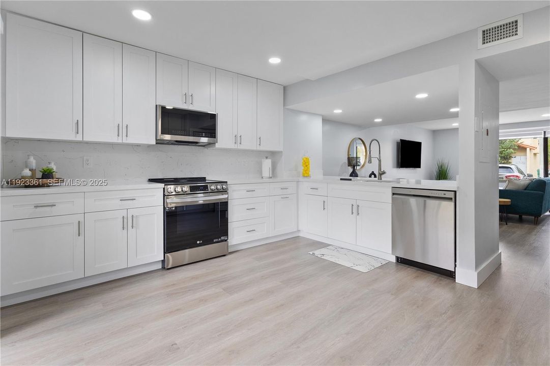 待售: $500,000 (2 贝兹, 2 浴室, 1152 平方英尺)