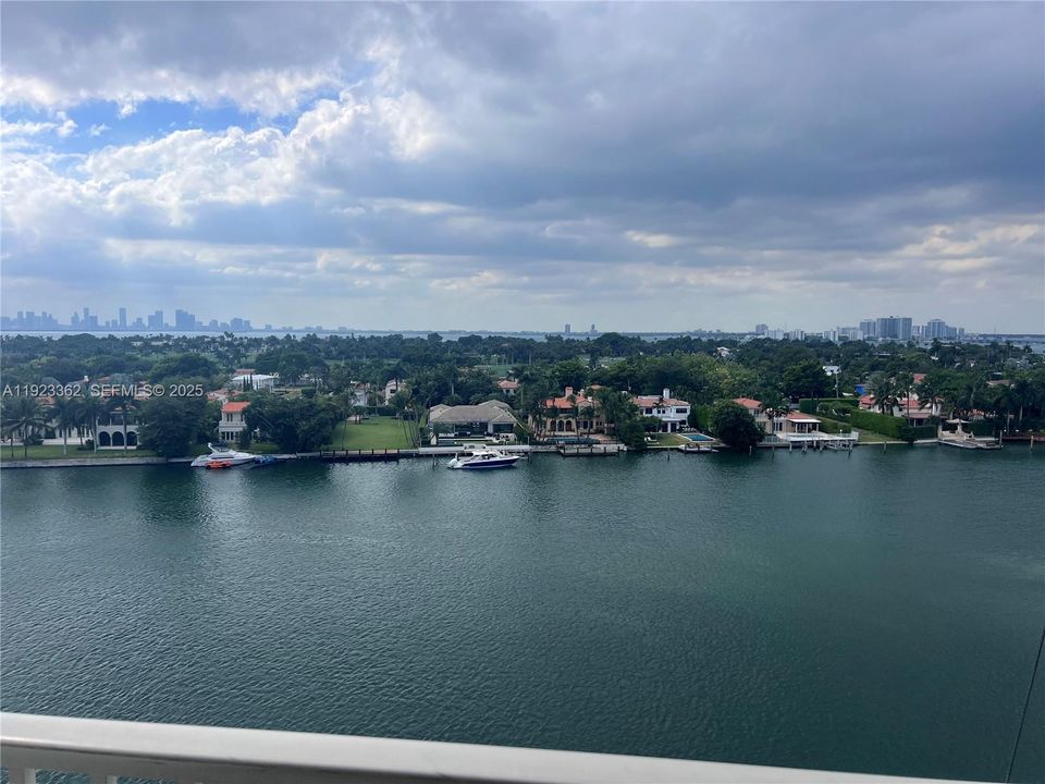 For Rent: $3,600 (2 beds, 2 baths, 1208 Square Feet)