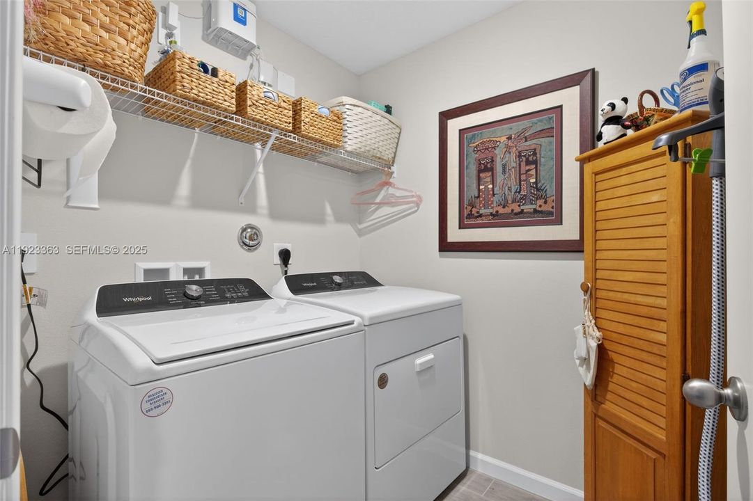 For Sale: $419,900 (3 beds, 2 baths, 1475 Square Feet)