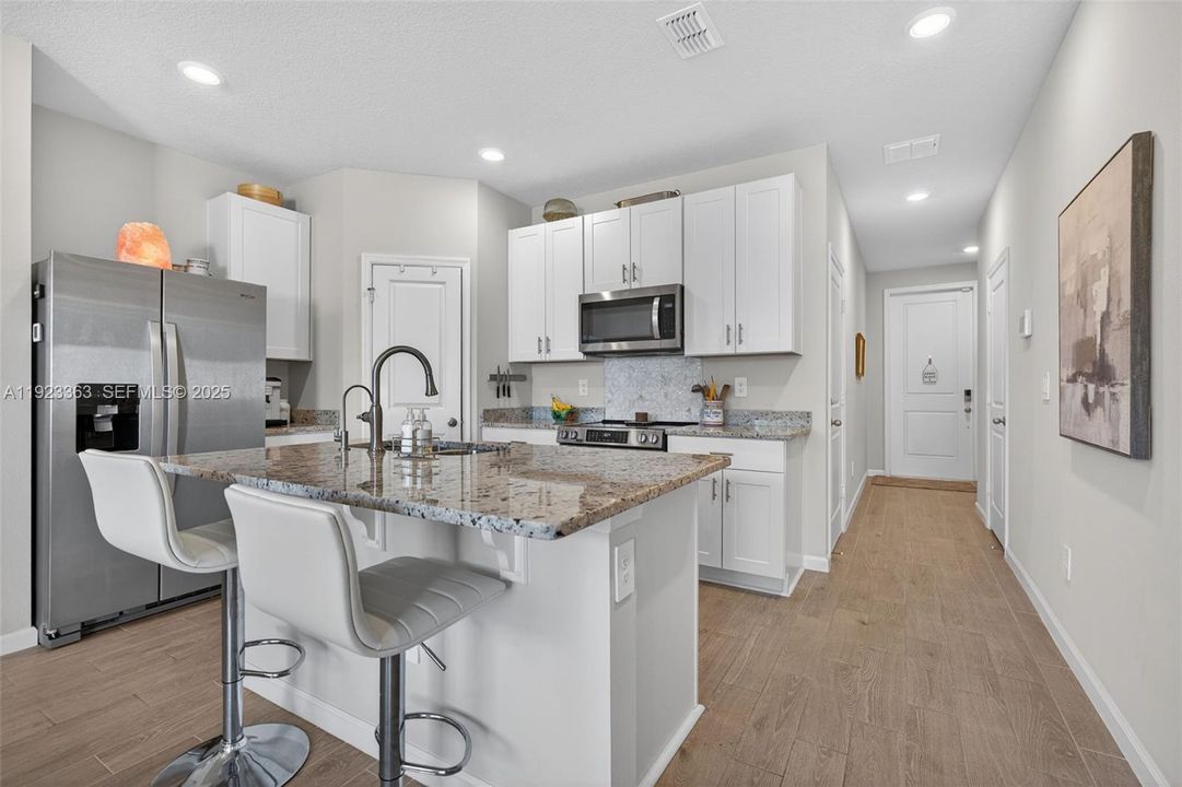 For Sale: $419,900 (3 beds, 2 baths, 1475 Square Feet)