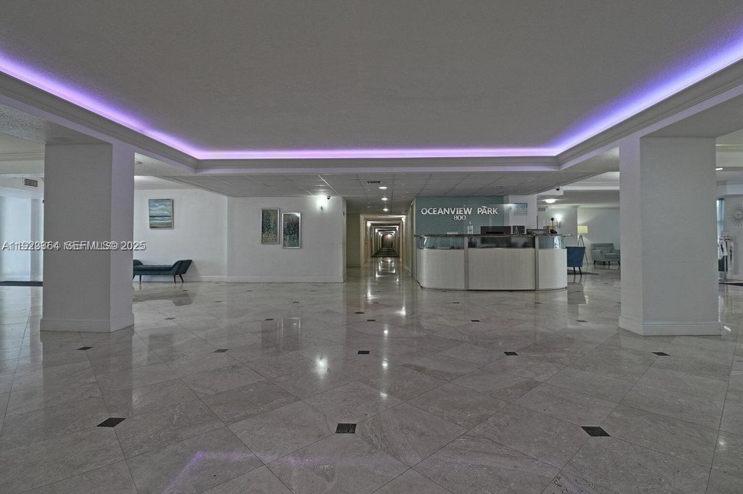 For Rent: $2,000 (1 beds, 1 baths, 875 Square Feet)