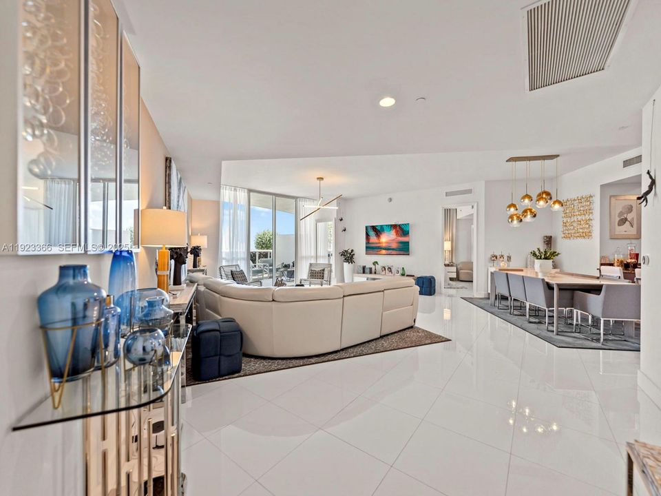 For Sale: $1,400,000 (2 beds, 2 baths, 1847 Square Feet)