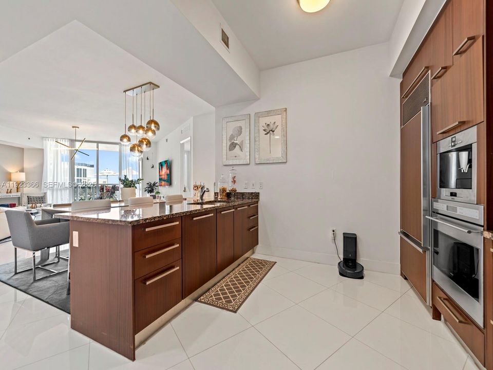 For Sale: $1,400,000 (2 beds, 2 baths, 1847 Square Feet)