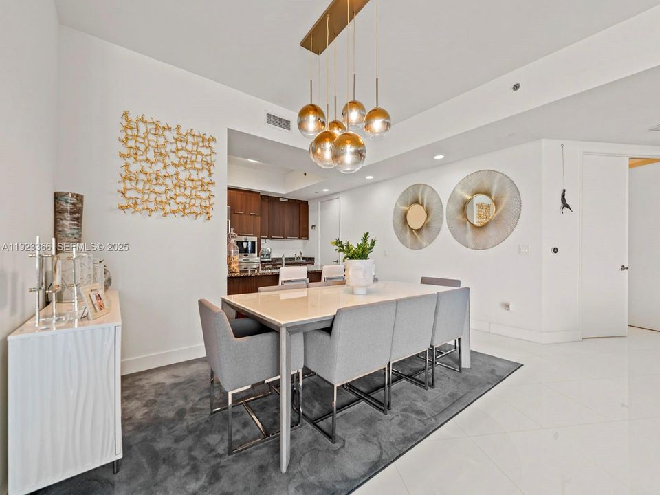 For Sale: $1,400,000 (2 beds, 2 baths, 1847 Square Feet)