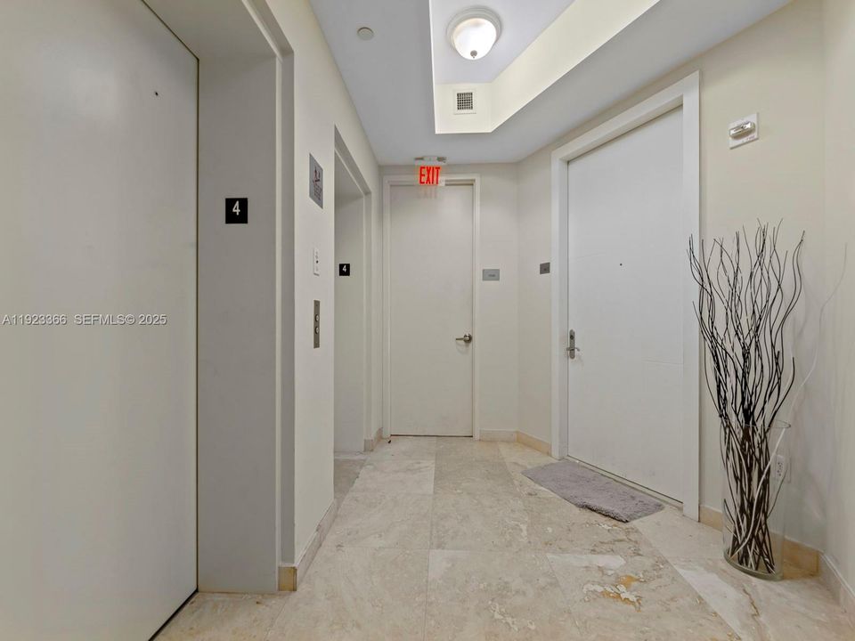 For Sale: $1,400,000 (2 beds, 2 baths, 1847 Square Feet)