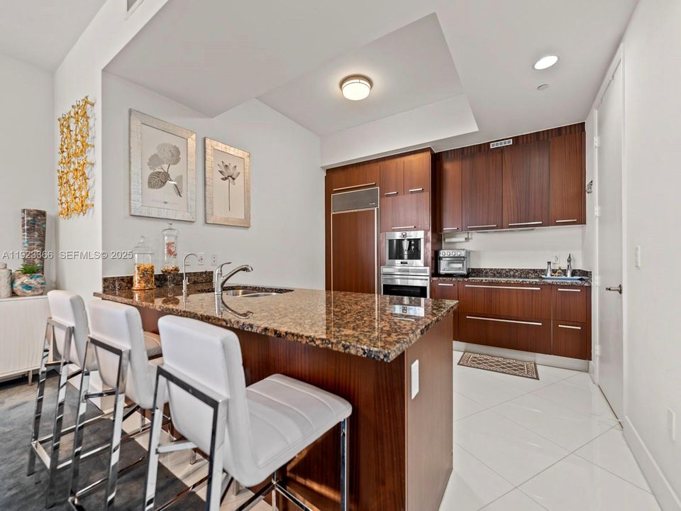 For Sale: $1,400,000 (2 beds, 2 baths, 1847 Square Feet)