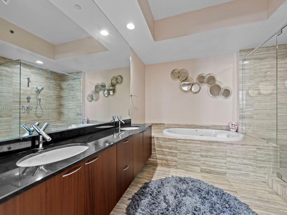 For Sale: $1,400,000 (2 beds, 2 baths, 1847 Square Feet)