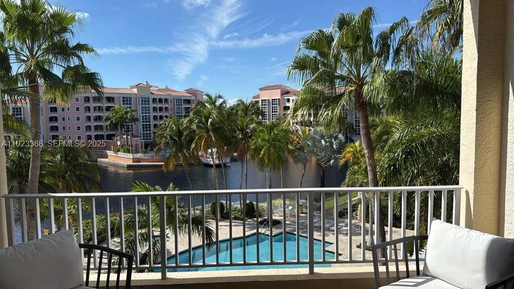 待售: $2,000,000 (3 贝兹, 2 浴室, 1700 平方英尺)