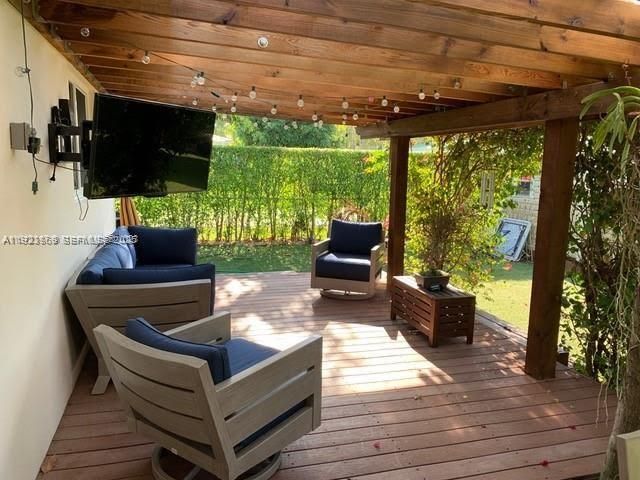 For Rent: $6,995 (4 beds, 3 baths, 1720 Square Feet)