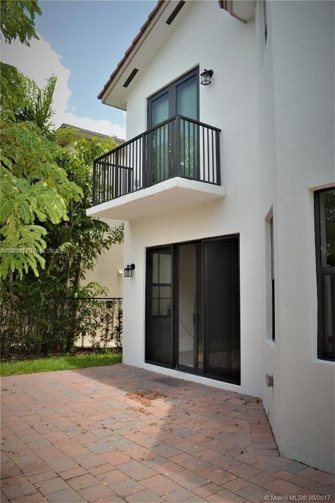 For Rent: $5,600 (4 beds, 4 baths, 2878 Square Feet)