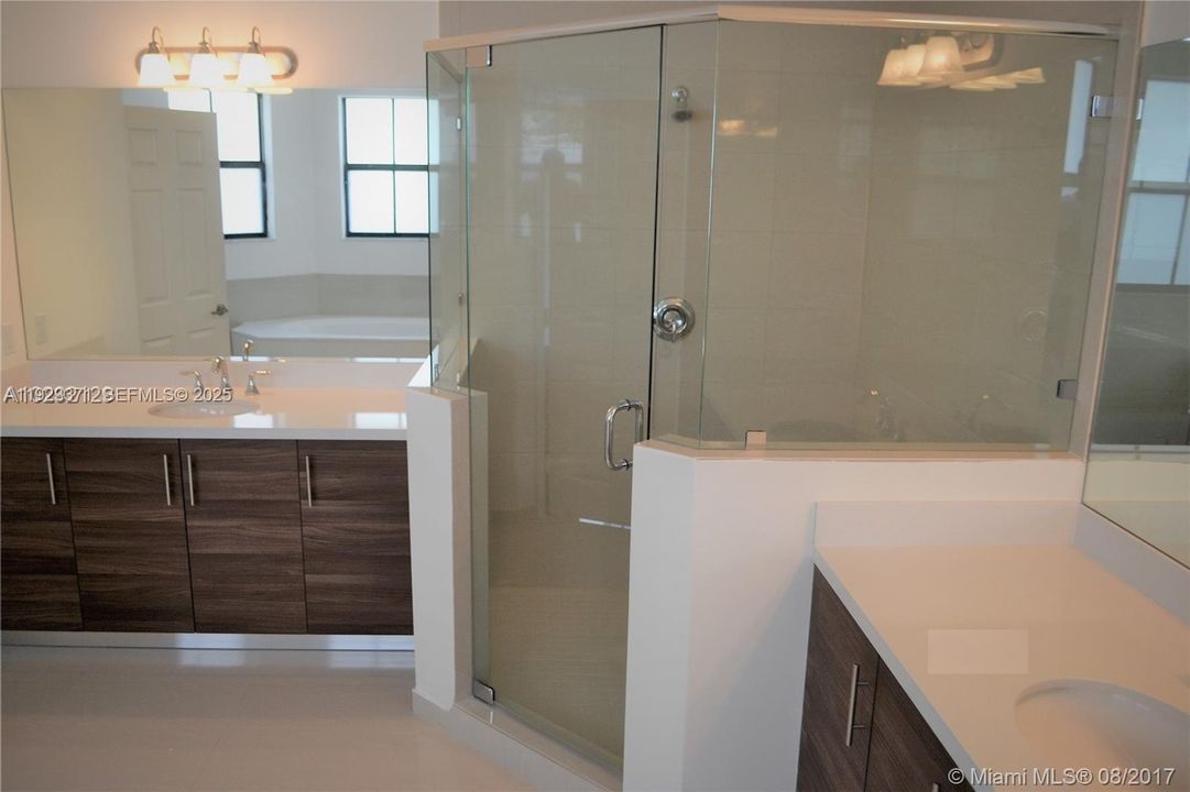 For Rent: $5,600 (4 beds, 4 baths, 2878 Square Feet)