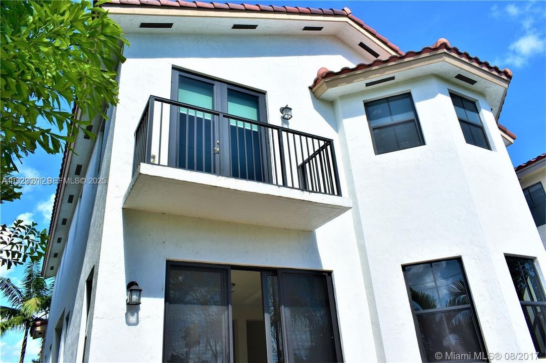 For Rent: $5,600 (4 beds, 4 baths, 2878 Square Feet)