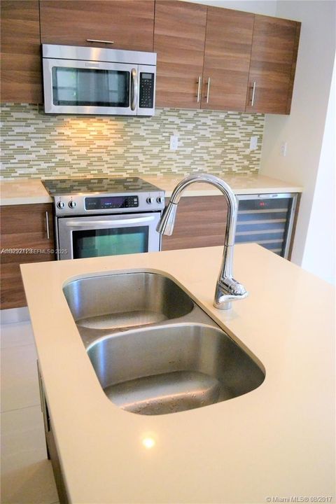 For Rent: $5,600 (4 beds, 4 baths, 2878 Square Feet)