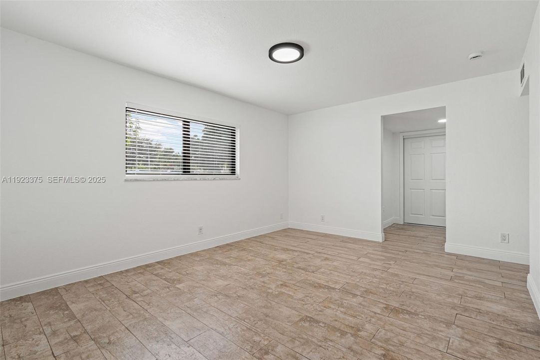 待售: $549,900 (4 贝兹, 2 浴室, 1922 平方英尺)