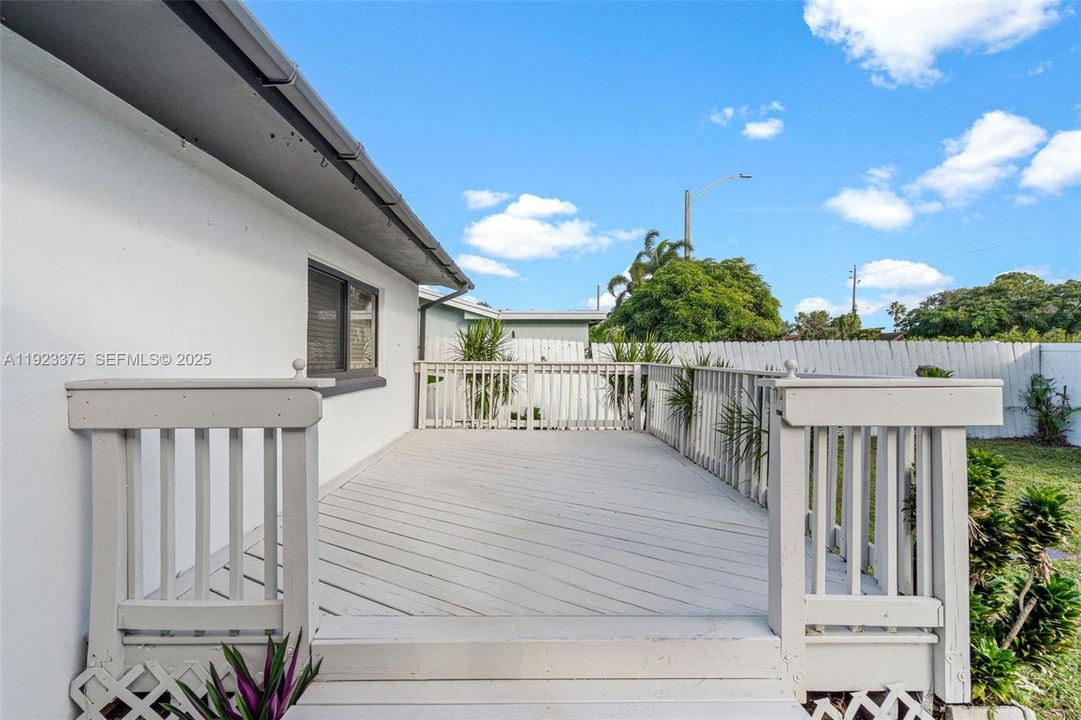 待售: $549,900 (4 贝兹, 2 浴室, 1922 平方英尺)