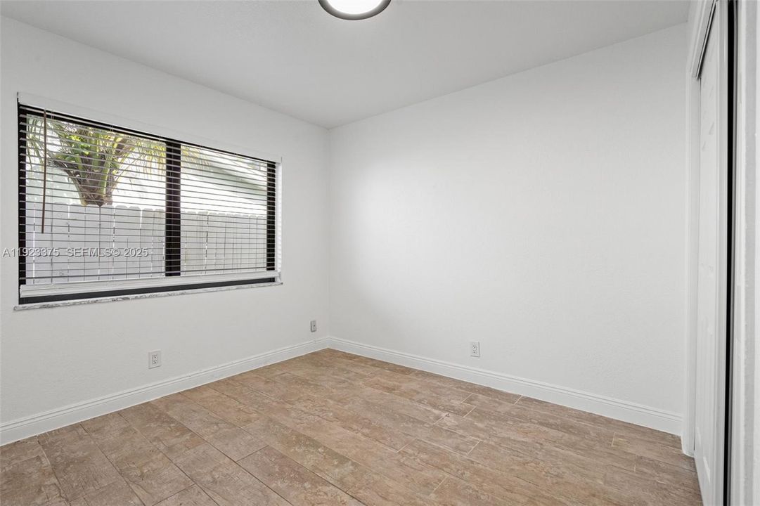 待售: $549,900 (4 贝兹, 2 浴室, 1922 平方英尺)