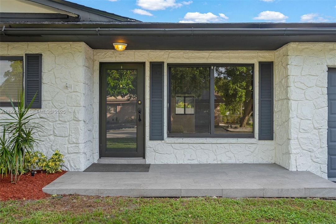 待售: $549,900 (4 贝兹, 2 浴室, 1922 平方英尺)