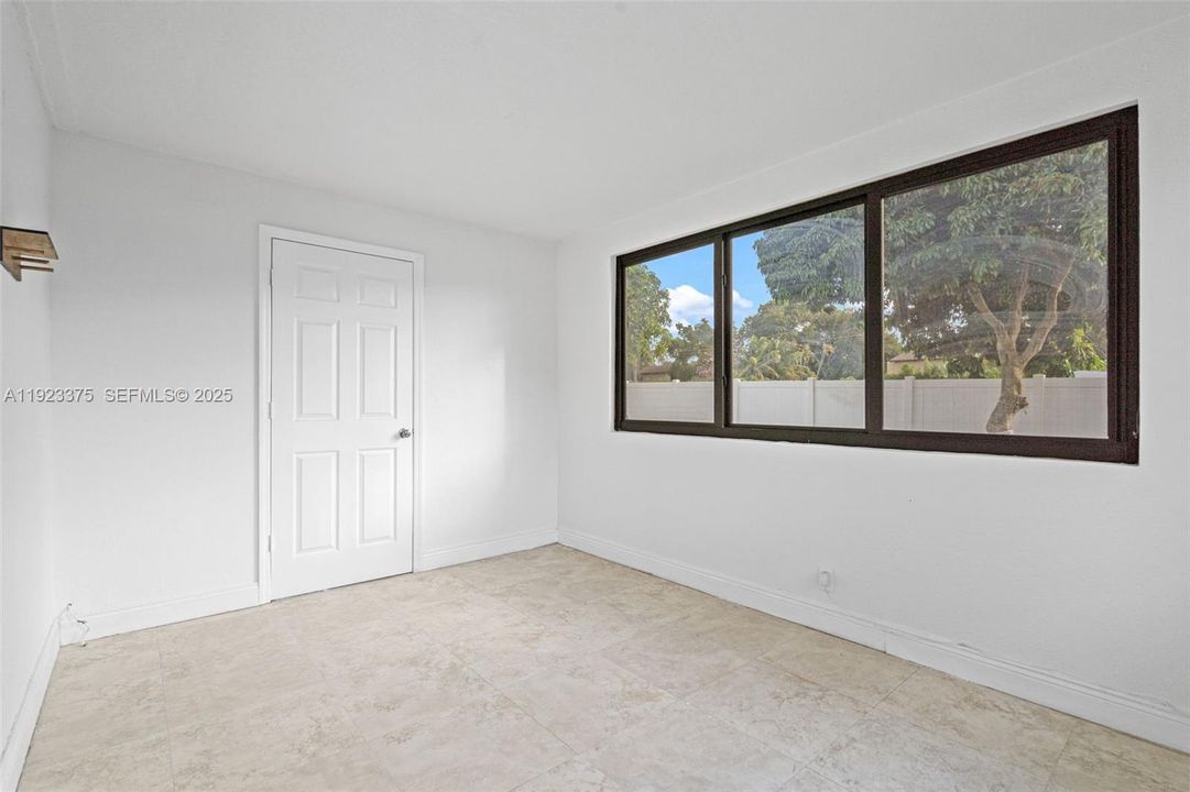 待售: $549,900 (4 贝兹, 2 浴室, 1922 平方英尺)