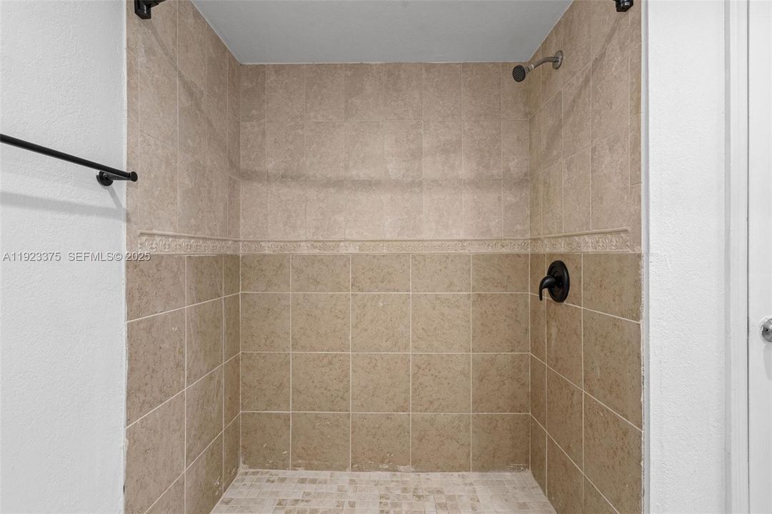 待售: $549,900 (4 贝兹, 2 浴室, 1922 平方英尺)