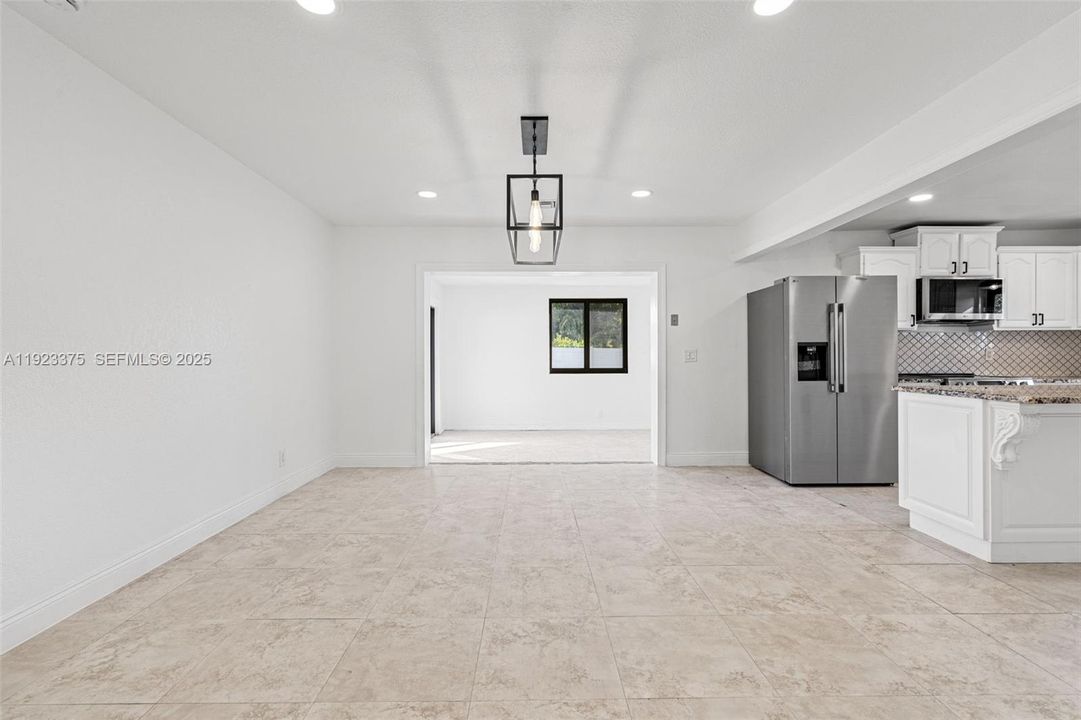 待售: $549,900 (4 贝兹, 2 浴室, 1922 平方英尺)