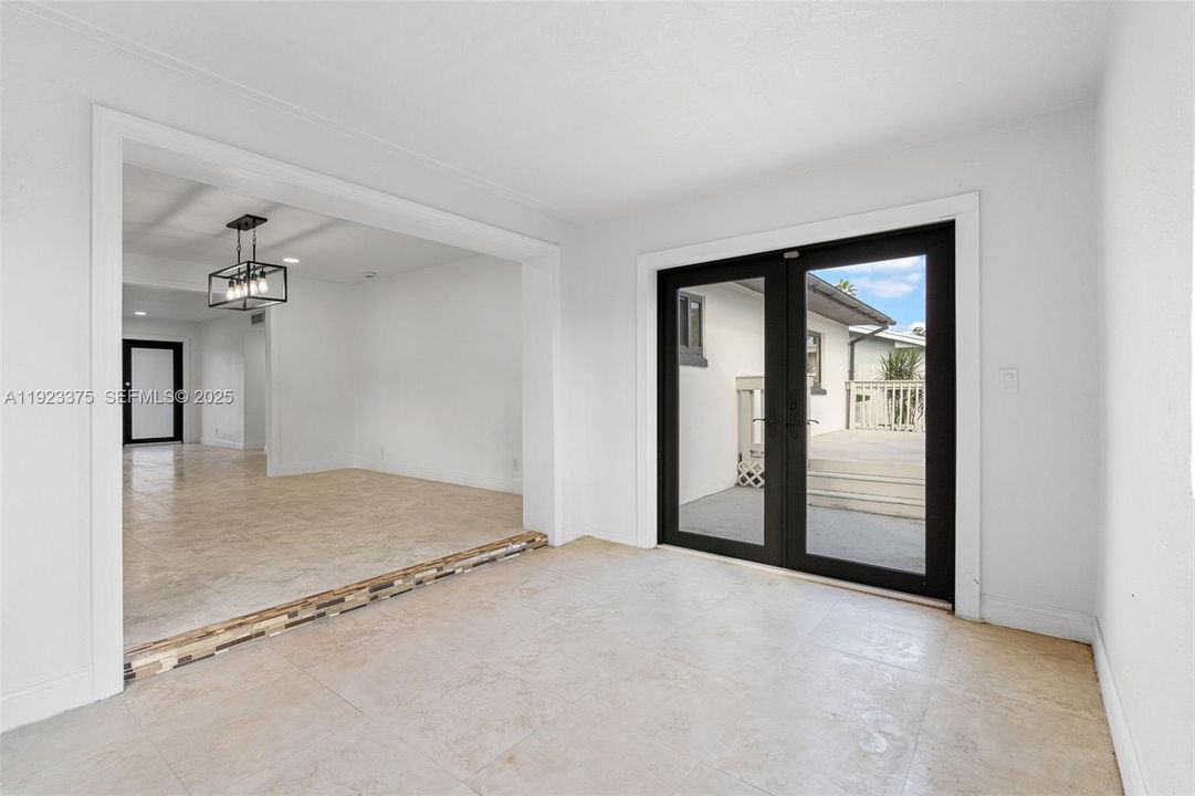 待售: $549,900 (4 贝兹, 2 浴室, 1922 平方英尺)