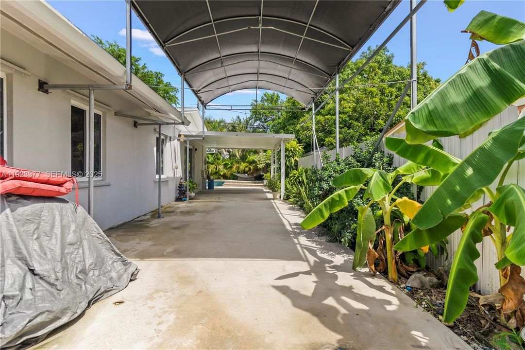 En Renta: $4,000 (4 camas, 2 baños, 2232 Pies cuadrados)