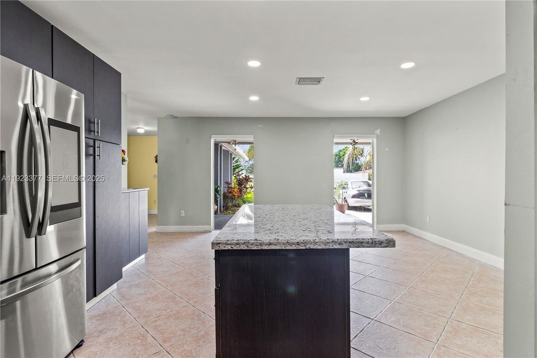 En Renta: $4,000 (4 camas, 2 baños, 2232 Pies cuadrados)