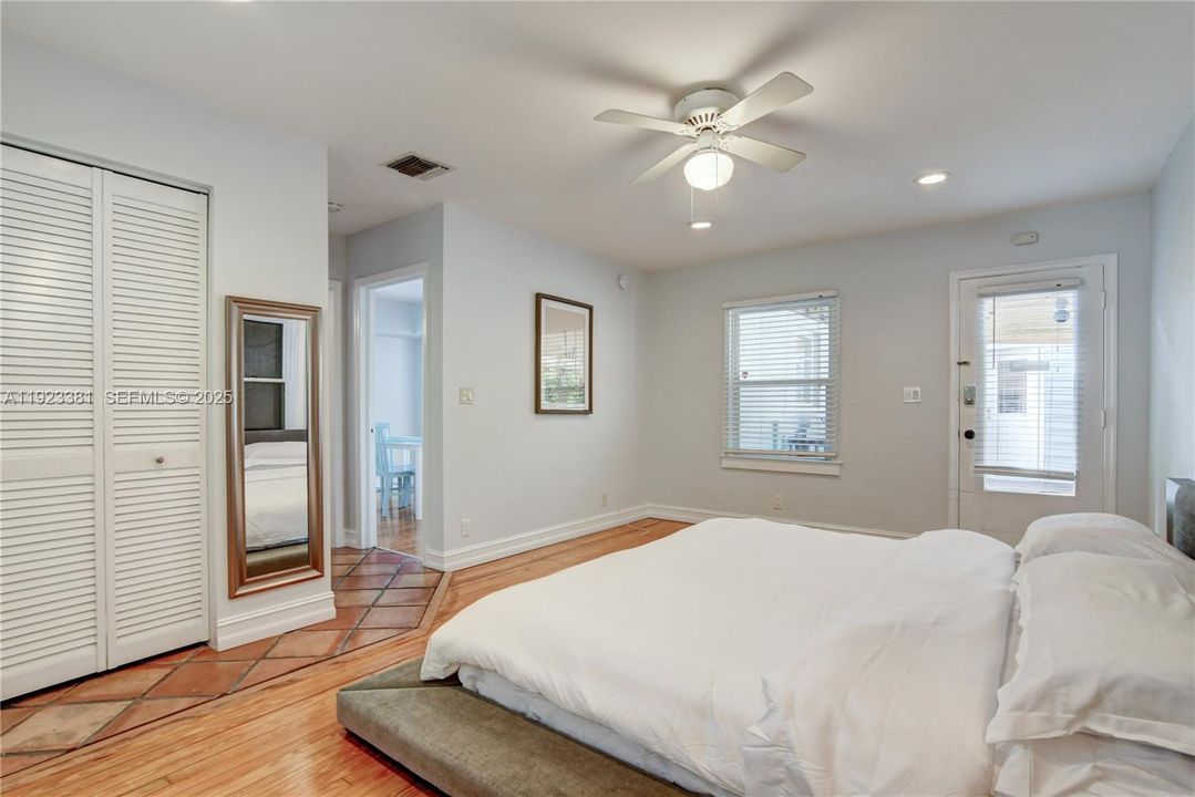 Под контрактом: $2,000 (1 спален, 1 ванн, 851 Квадратных фут)