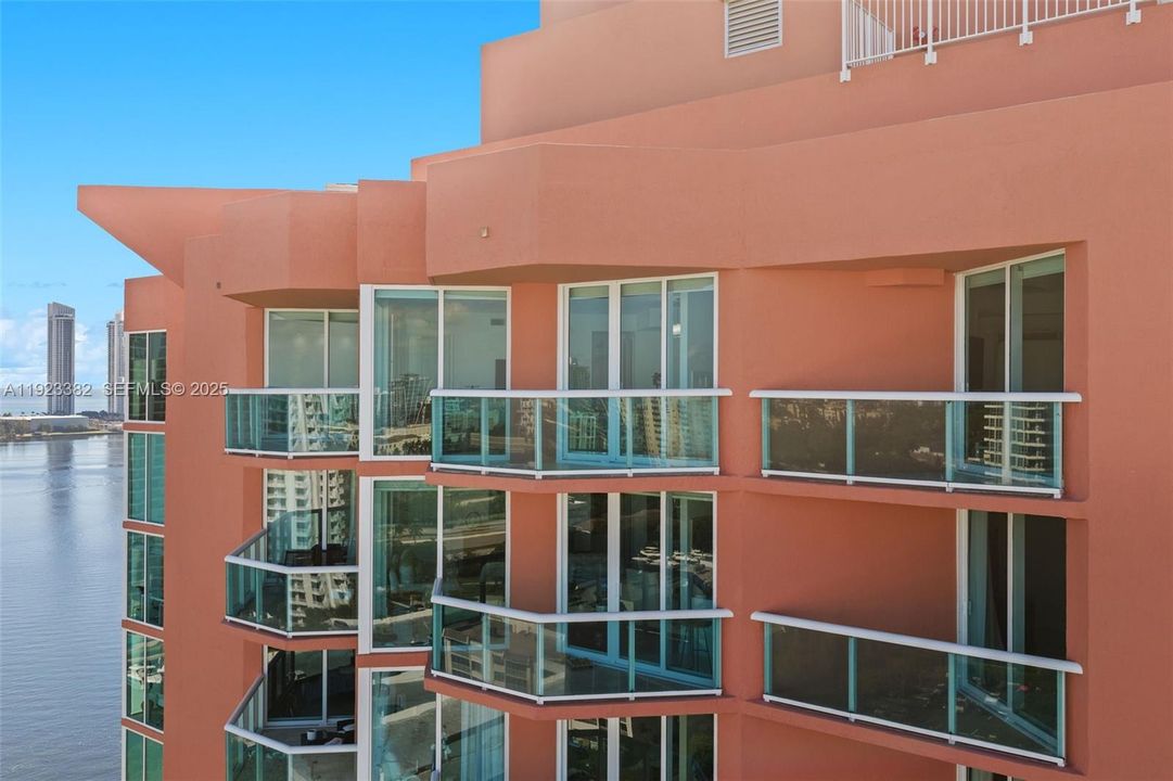 For Sale: $749,000 (2 beds, 2 baths, 1610 Square Feet)