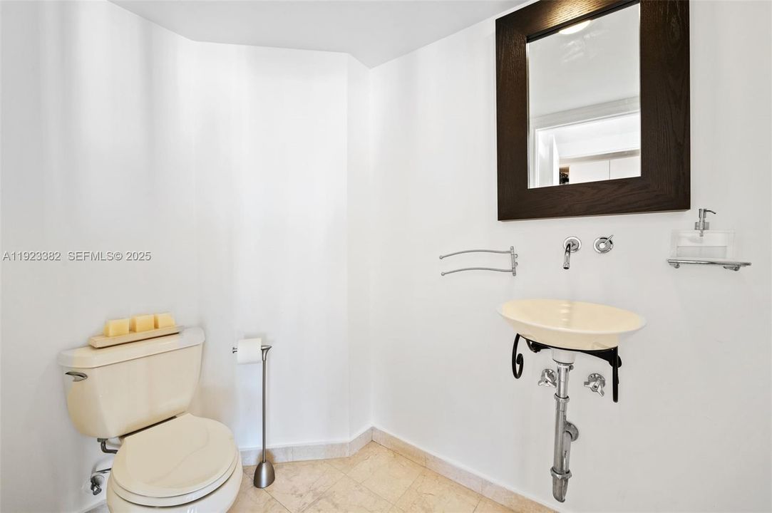 For Sale: $749,000 (2 beds, 2 baths, 1610 Square Feet)