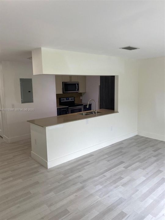 For Rent: $3,100 (3 beds, 2 baths, 1330 Square Feet)