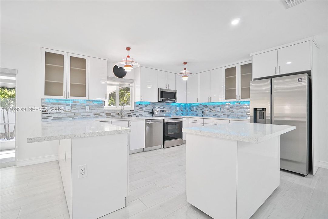 For Rent: $7,500 (3 beds, 2 baths, 1802 Square Feet)