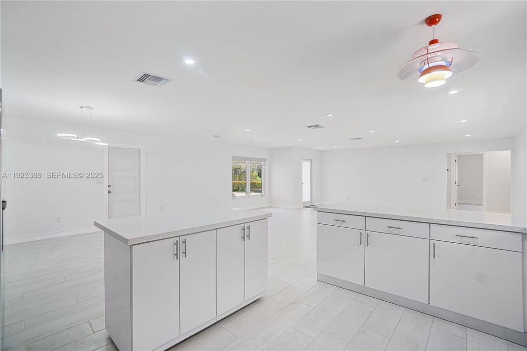 For Rent: $7,500 (3 beds, 2 baths, 1802 Square Feet)