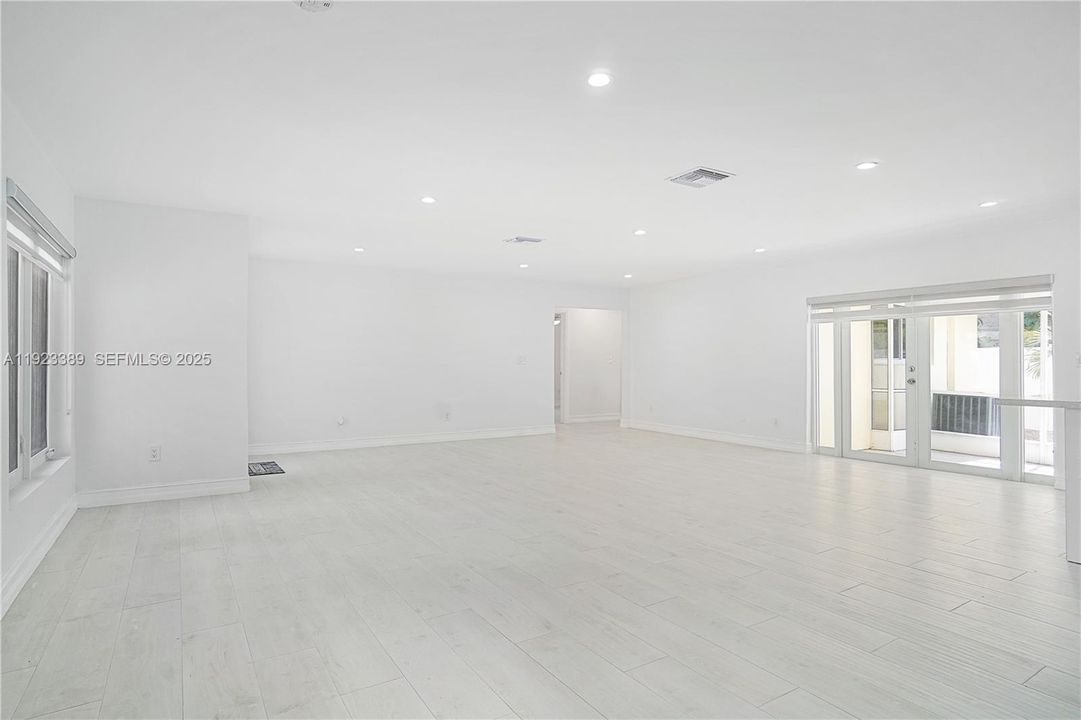 For Rent: $7,500 (3 beds, 2 baths, 1802 Square Feet)