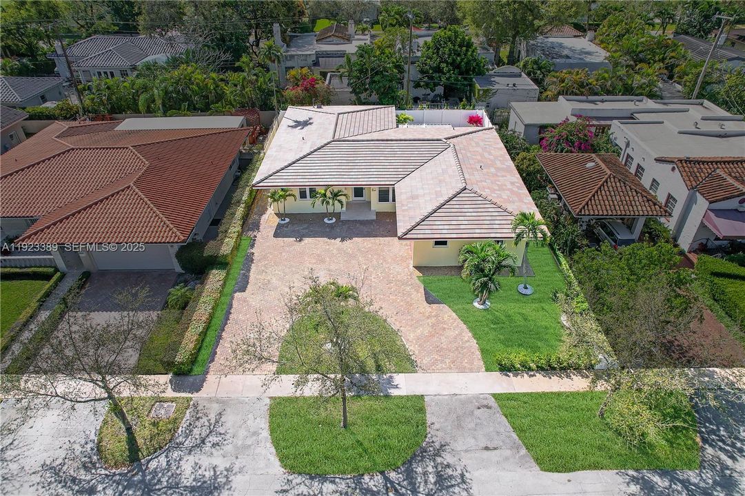 For Rent: $7,500 (3 beds, 2 baths, 1802 Square Feet)