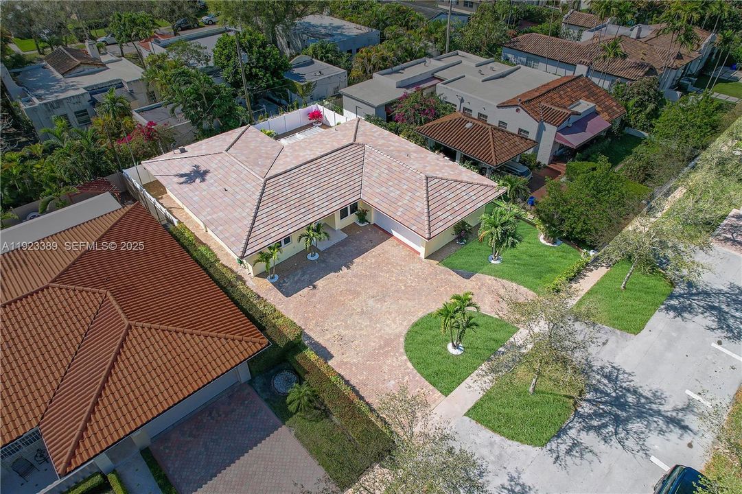 For Rent: $7,500 (3 beds, 2 baths, 1802 Square Feet)