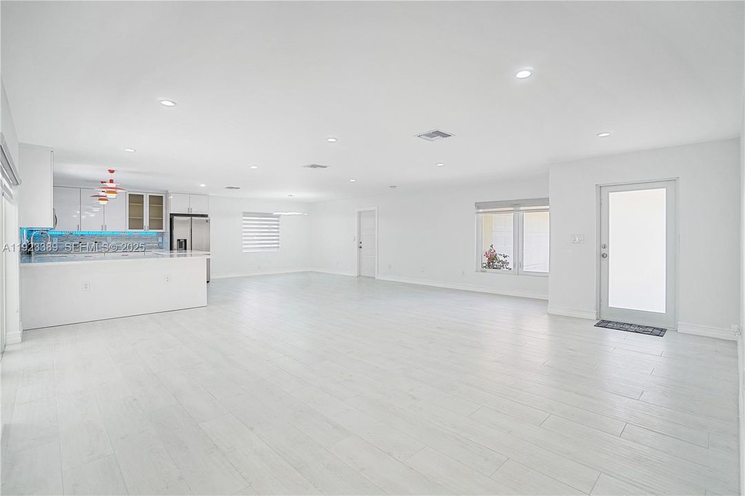 For Rent: $7,500 (3 beds, 2 baths, 1802 Square Feet)