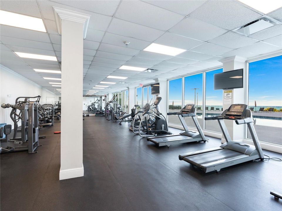 Под контрактом: $2,600 (2 спален, 2 ванн, 912 Квадратных фут)