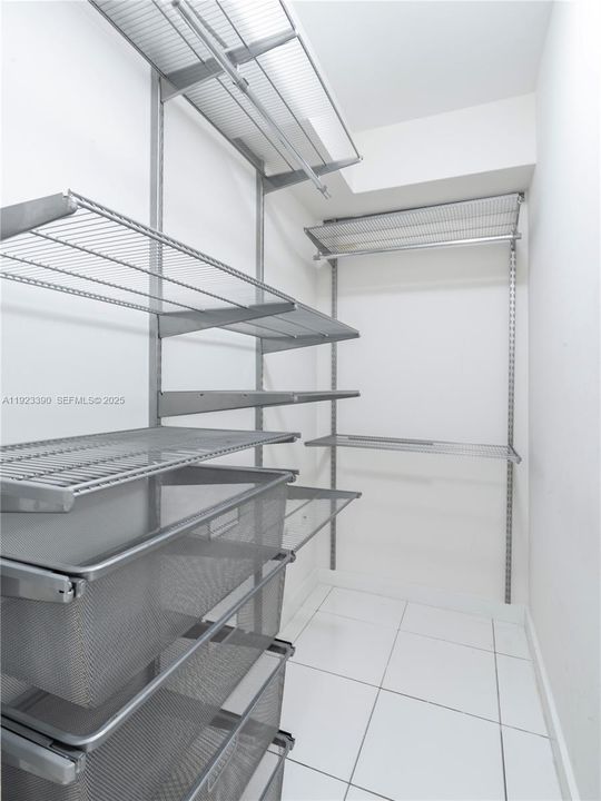 Под контрактом: $2,600 (2 спален, 2 ванн, 912 Квадратных фут)