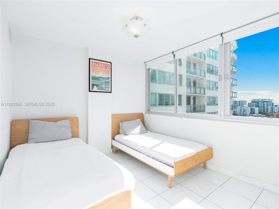 Под контрактом: $2,600 (2 спален, 2 ванн, 912 Квадратных фут)