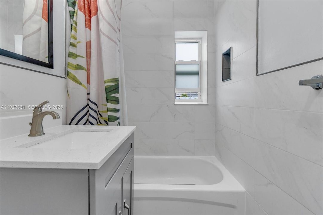 En Venta: $399,990 (3 camas, 1 baños, 864 Pies cuadrados)