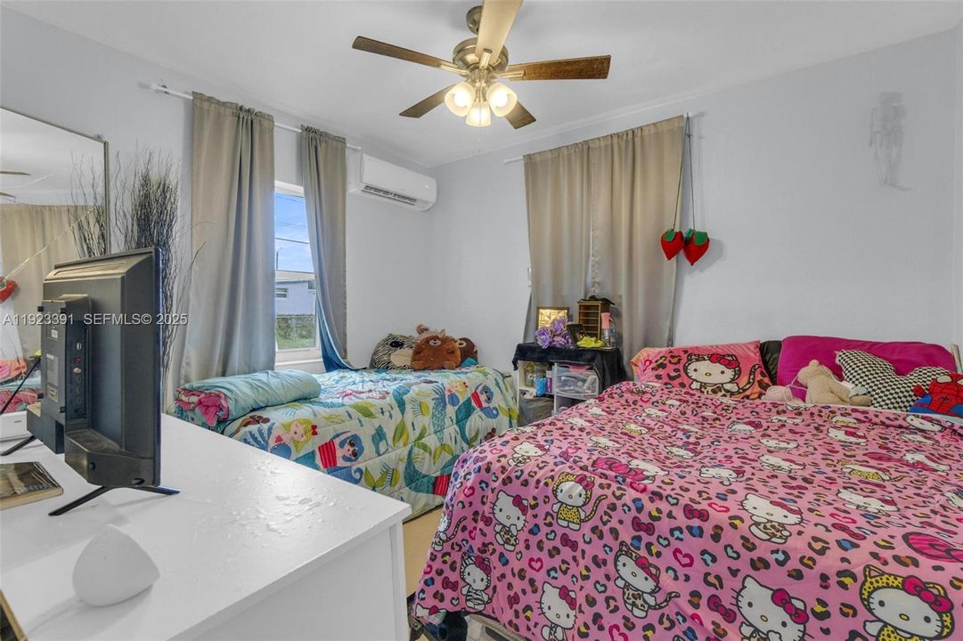 En Venta: $399,990 (3 camas, 1 baños, 864 Pies cuadrados)