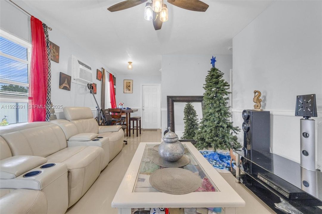 En Venta: $399,990 (3 camas, 1 baños, 864 Pies cuadrados)